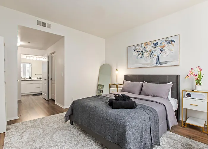 Cozy Oasis In Marina Del Rey!Free Swimming Pool And Parking